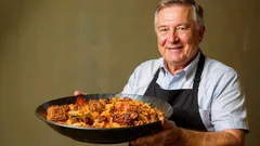 Dříve toto jídlo jedli polští chudáci – Bigos. Nyní ho připravují šéfkuchaři po celém světě. Jednoduchý recept